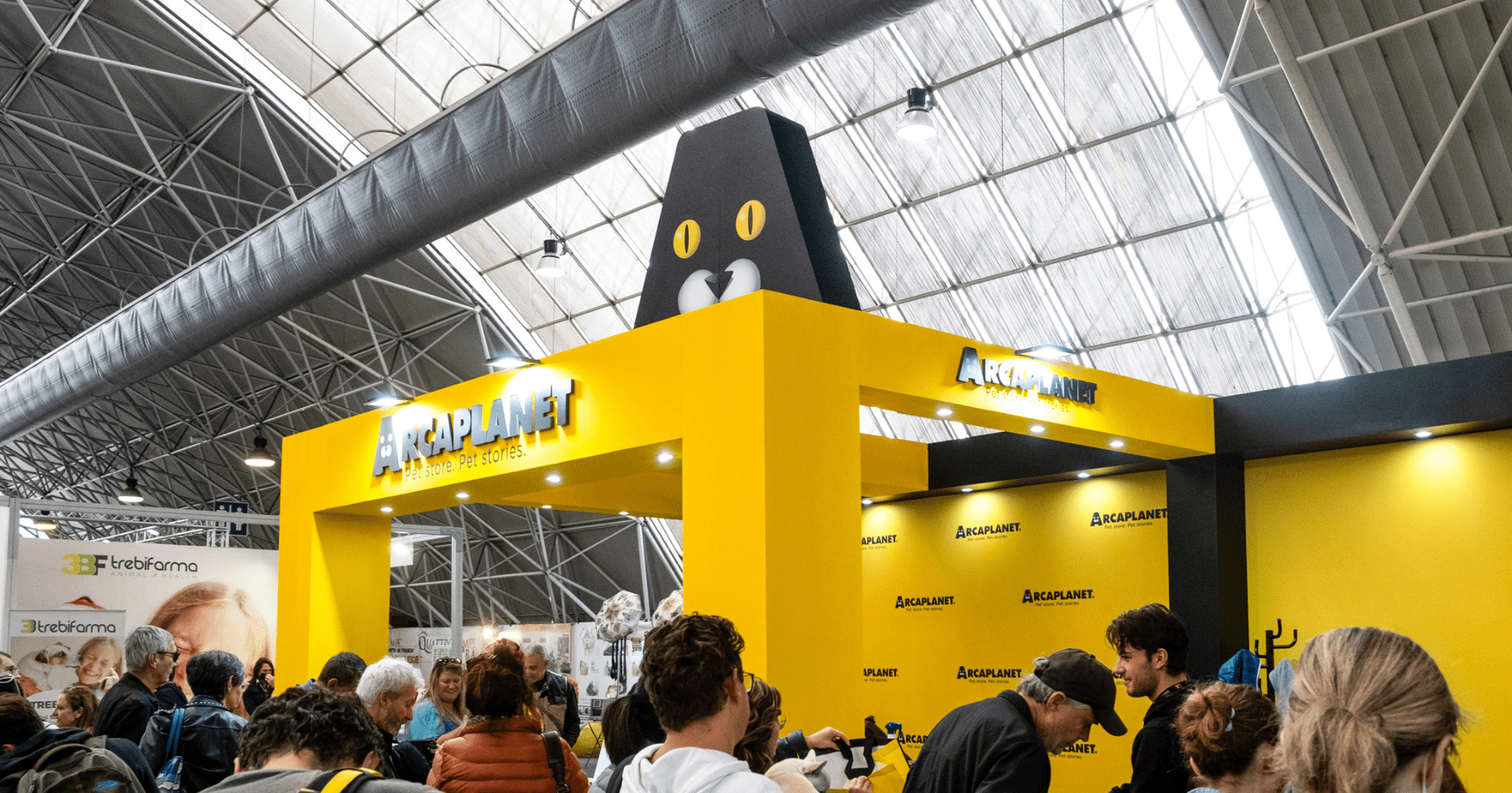 Lo stand Arcaplanet a Quattrozampeinfiera a Milano