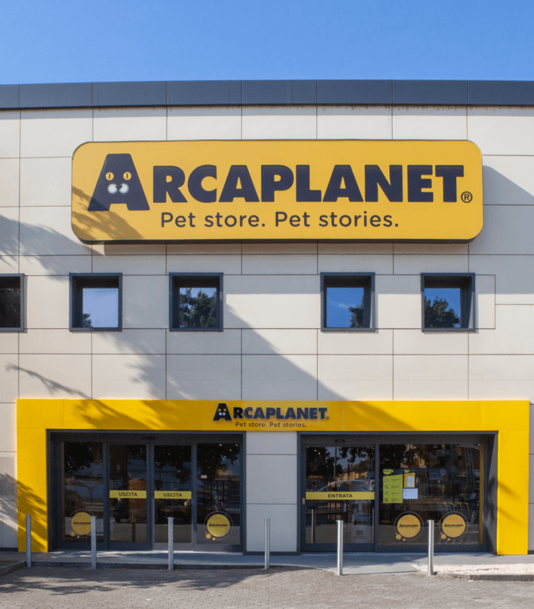 Nuovo Pet store Arcaplanet ad Arco